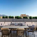 Sumptuous Renovated Penthouse - Gray D\'Albion-Croi