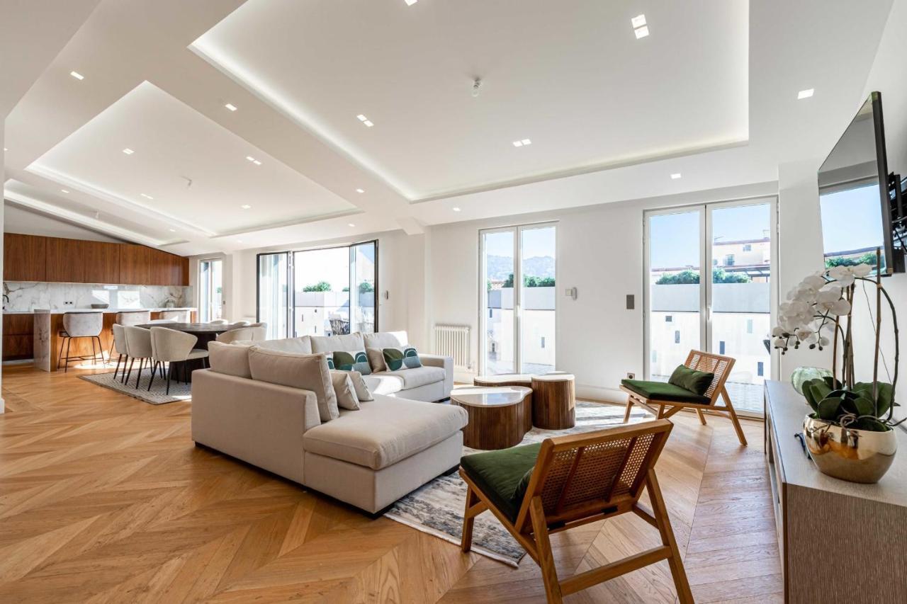 Sumptuous Renovated Penthouse - Gray D'albion-croi *